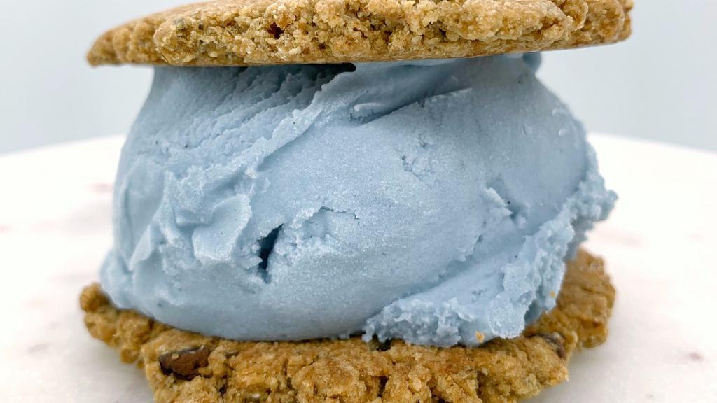 Blue Vanilla Magic · Vanilla Ice Cream naturally colored with blue spirulina
*ice cream is dairy-free!*