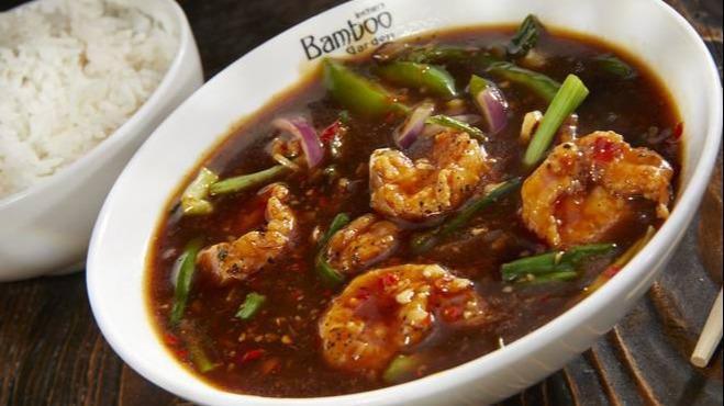 Bowled Chili Shrimp · Very spicy. Shrimp, green chili, bell pepper, onion.
All Bowls come with a choice of white rice/veg fried rice.
Add: Naan/Malaysian Paratha/Veg Hakka Noodles for 3.30.