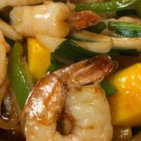 Mango Shrimp · Shrimps with our special chef’s sauce with onion, fresh mango slices & bell pepper. Served w...