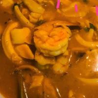Seafood Soup · Cazuela de mariscos