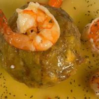 Mofongo Filled With Shrimp In Garlic Sauce · Mofongo relleno con camarones al ajillo