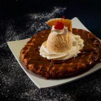 Waffle Traditional · Caramel, wipped cream, ice cream.