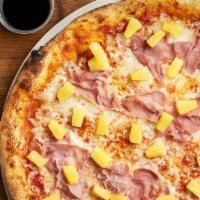 Honolulu · Tomato sauce, mozzarella, ham and pineapple.