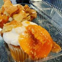 Peach Cobbler Cupcakes  · Heavenly Peach Cobbler Cupcakes , Yummy Peaches with just right amount of crust