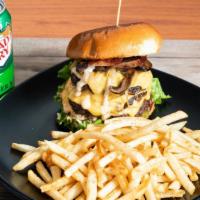 Iii Buddies Signature Burger  · Triple Angus Beef Patty, Lettuce, Tomato, Bacon, Sautéed Onion, Mushroom, Pickles, 3B Sauce,...
