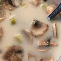 Tom Khaa (Coconut Soup) · Chicken, mushrooms, scallions, in creamy coconut soup.