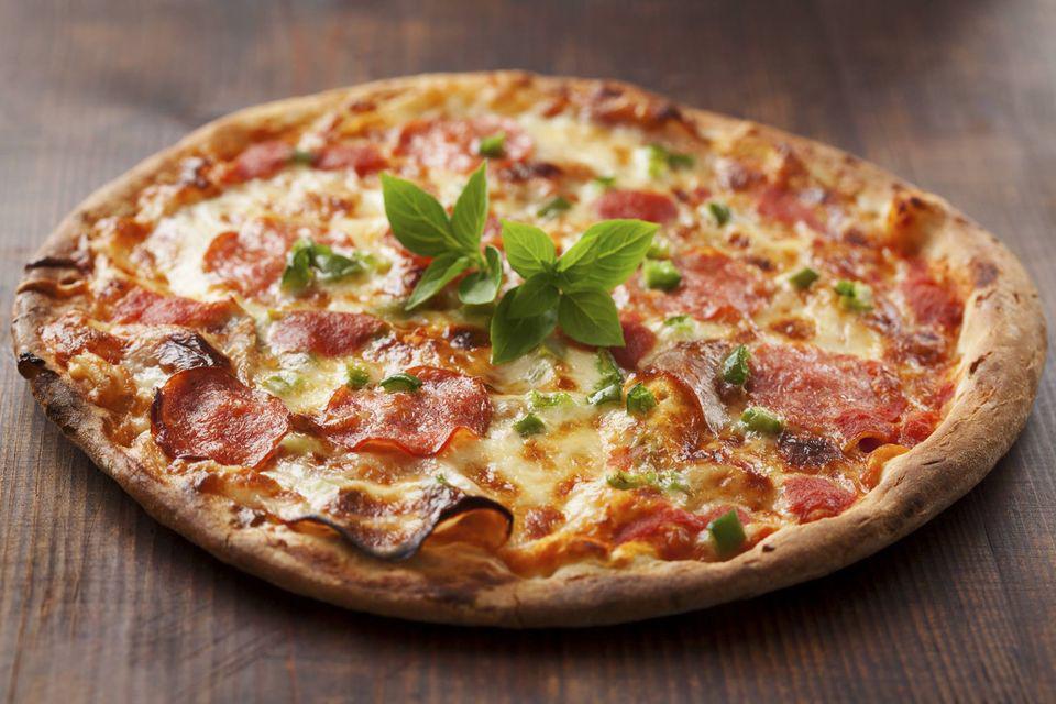 Goombas Pizzeria · Pizza · Salad · Desserts · Chicken