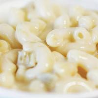 Family Size White Queso Mac N Cheese · 