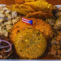 Pal Que Pueda · Mofongo, fried plantains, roasted pork, fried pork chicken and skirt steak with your choice ...