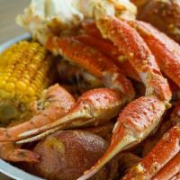Kings Platter · 1 Lb of snow crab and 1 Lb of EZ Peel shrimp, served with 3 potatoes and 1 corn on the cob