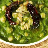 Homestyle Saag Chana (Ve/Vg/Gf) · Chickpeas and baby spinach – need we say more? A vegan favorite! Served with Basmati Rice. 
...