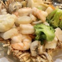 Seafood Taro Bird'S Nest · Shrimp, scallop, calamari, broccoli, cauliflower, carrots, sweet peas, baby corn, mushrooms,...