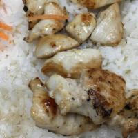 Simply Birdy · ONE SCOOP JASMINE RICE WITH PAN-SEARED CHICKEN BREAST WITH A TOUCH OF PICKED CARROTS
