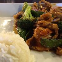 China Town Stir Fry · Sauteed shrimp, chicken, beef and vegetables in our brown sauce. * 
 
*Chef Recommend