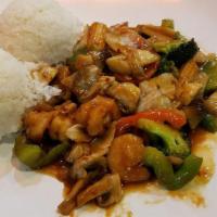 Hunan Style · Hot and spicy. Spicy hunan sauce, broccoli, baby corn, mushroom, bell pepper, carrot.