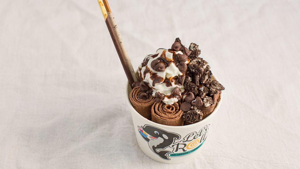 Peanut Butter Creamy · Mix: chocolate, peanut butter, and English toffee. Toppings: crushed oreos, chocolate chips, and pocky sticks.