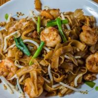 Malaysian Style Rice Noodle · Stir-Fried Flat Rice Noodle, Shrimp, bean sprout, green onion.