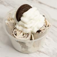 O.L.O (You Obviously Love Oreos) · Cookies & cream ice cream, whipped cream, and oreo.