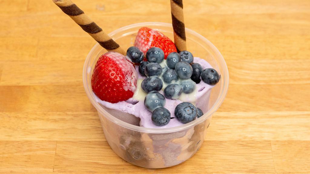 Berry Good Time · Strawberry ice cream, strawberries, strawberry pocky, and condensed milk.
