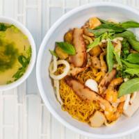 Hủ Tiếu Mì Khô Thập Cảm · Rice egg noodle with seafood & bbq pork; Includes separate soup bowl.