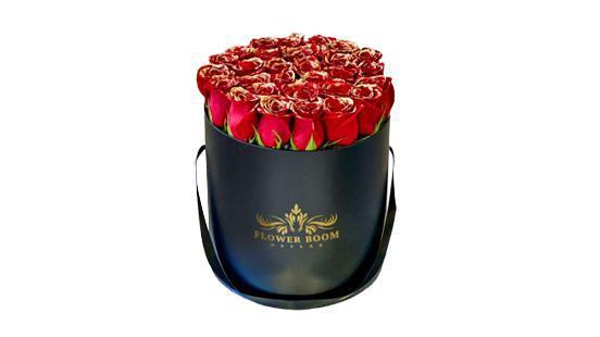 Red Roses Dipped In Gold · Red roses symbolize love and gold color symbolizes wealth. Send them to someone special and wish them love and wealth.

Roses are hand painted with flower safe paint.