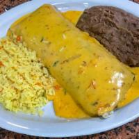Burrito Tex-Mex · Served w/rice, beans and chile con queso