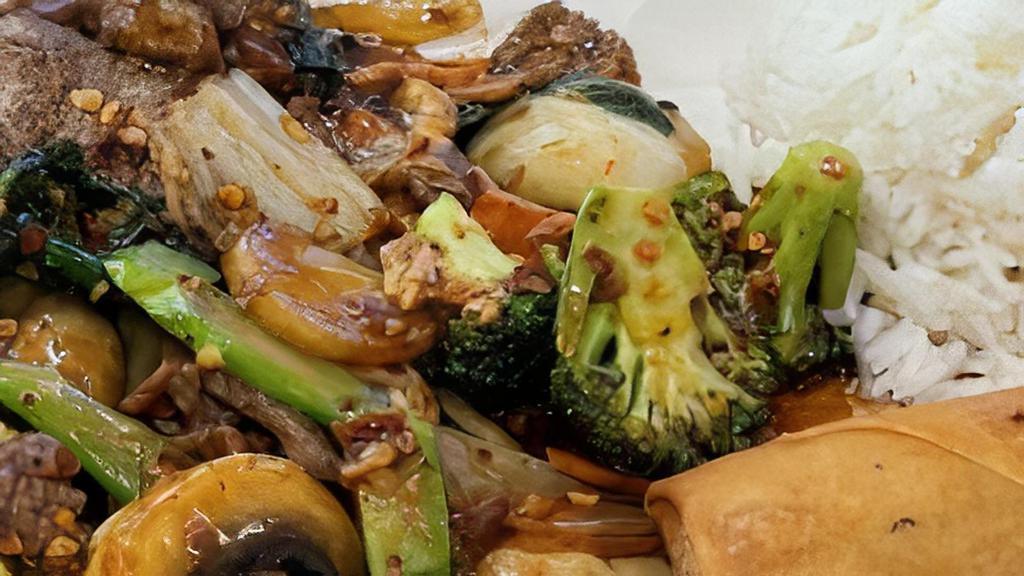 Spicy Hunan · Spicy. Broccoli, snow peas, carrots, celery, water chestnuts, Napa cabbage and mushrooms stir-fried in spicy Hunan sauce.