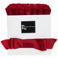 Sydney · Fuschia and lime green colored roses
Box: Extra large white square box
Flowers: Preserved Ec...