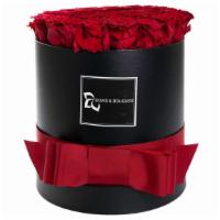 Paris · Ruby Red Roses
Box Color: Black Round
Box Size: Large