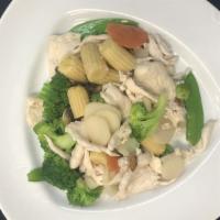 Steamed Chicken With Vegetables · Steamed chicken with broccoli,snow peas, carrots,mushroom,water chestnut, baby corn.