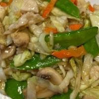 Moo Goo · Light white sauce, sliced mushrooms, napa, carrots, and sugar peas.