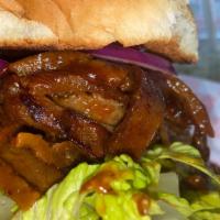 Barbecue Veef Sandwich · Veg and sliced beef, sauce, lettuce, tomato, pickles, raw onions