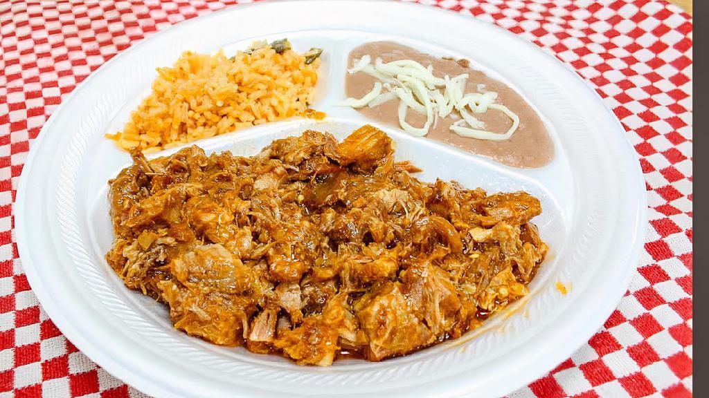 Platillo · Cualquier guisado acompañado con arroz, frijoles, tortillas, 1 salsa, y un refresco de lata. 
One or two meats of your choice served with a side of rice, beans, tortillas, 1 salsa, and a can soda.