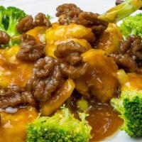 Shrimp With Honey Walnuts · Fresh jumbo shrimp garnished with honey walnuts, cooked in brown sauce.
