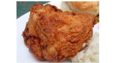 1Pc Breast Dinner - 1422_1 · One Piece of Fried Chicken Breast comes with your choice of 2 3oz Sides and a Dinner Roll.