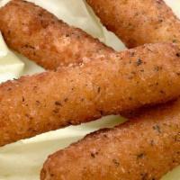 Large Cheese Sticks · Includes 6.
Choose between ranch or marinara for dipping sauce.