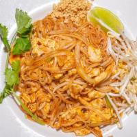 Pad Thai  (L) · Thai rice noodles pan fried scallion and egg peanut.