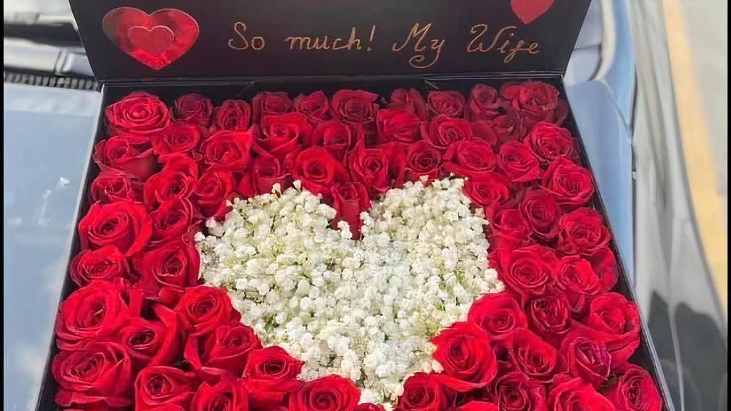 Luxury Bigger Flower Box#27 · square box red roses and white roses in the middle have heart flower   bigger size