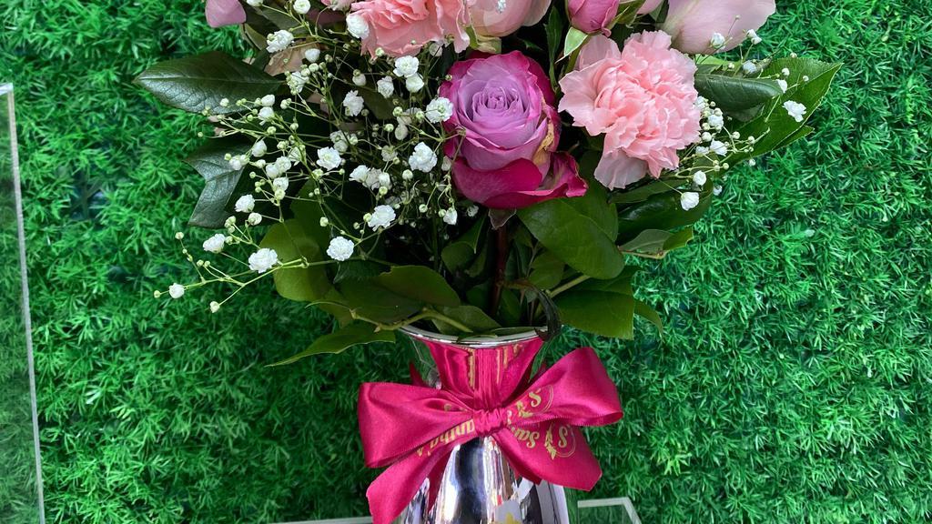  #11 Luxury Romance Flowers Arrangement  · ocation 
mixed pink luxury flowers include  good quality products