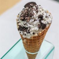Cookies & Cream Ice Cream · Sweet Cream ice cream, Oreo cookies, and Mallo creme