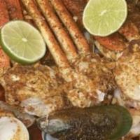 Family Platter  · 1 lb Snow Crab Leg, 1 lb Lobster, 1 lb Crawfish, 1 lb Shrimp (No Head), 1 lb Black Mussel