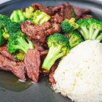 R15 Pad Broccoli · Choice of protein stir fried with American broccoli crown in house brown sauce. Serve with j...