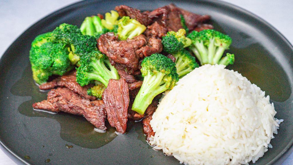 R15 Pad Broccoli · Choice of protein stir fried with American broccoli crown in house brown sauce. Serve with jasmine rice.