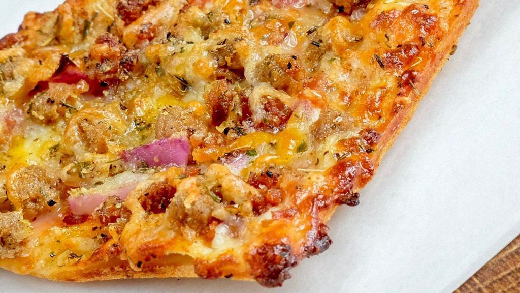 Bacon Cheeseburger Pizza · Beef, bacon, mozzarella, cheddar, onions, red bell pepper & more cheese!