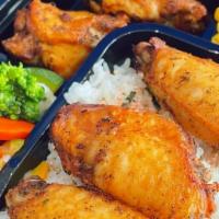 Garlic Chicken Wings Bento Box · Come with 1 Free Drink (Oolong/Black/Green Tea Pick One)
