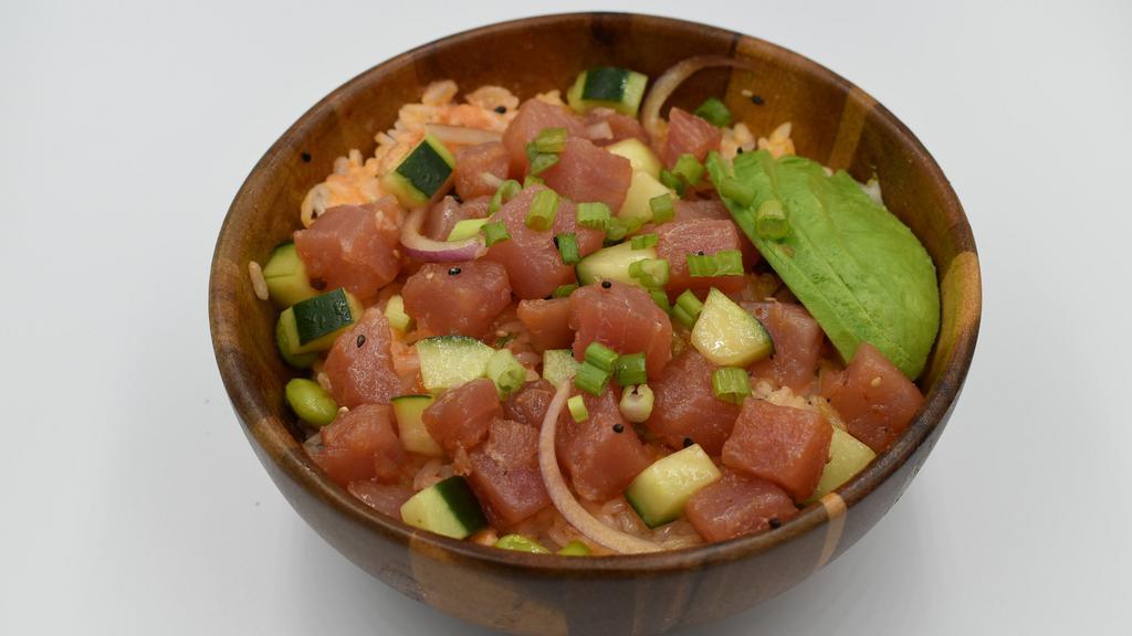 Hawaiian Classic · Marinated with ahi tuna, green onions, house poke sauce.
Toppings: Avocado, Red Onion, Sesame Seeds, Cucumber , Shredded Nori.