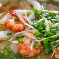 Phở Shrimp · Shrimps with rice noodle and chicken broth.