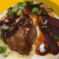 (1) Juicy Pork · Pork, mushroom, scallions.
Recommended:
Hoisin sauce
Green onions
Bun contains gluten, milk,...
