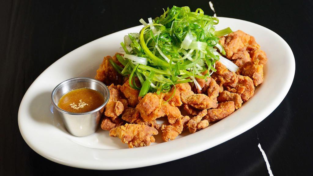 Pa-Dak · Fried boneless chicken with shredded green onions, served with house made special sauce.
