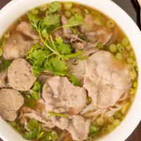 Phở Tải Bò Viên / Beef Phở With Rare Beef And Beef Meatballs · 